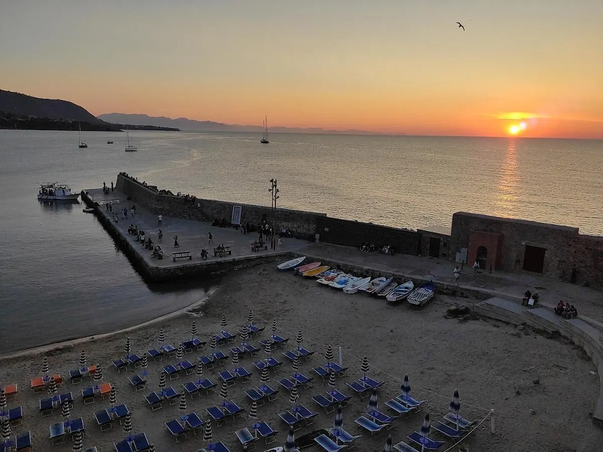 Casa Vacanze Tramonto Alla Marina Cefalu