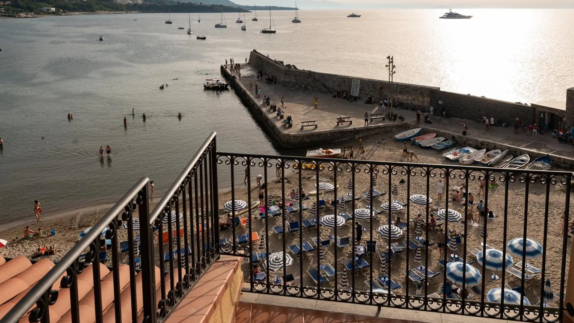 Casa Vacanze Tramonto Alla Marina Cefalu Italy