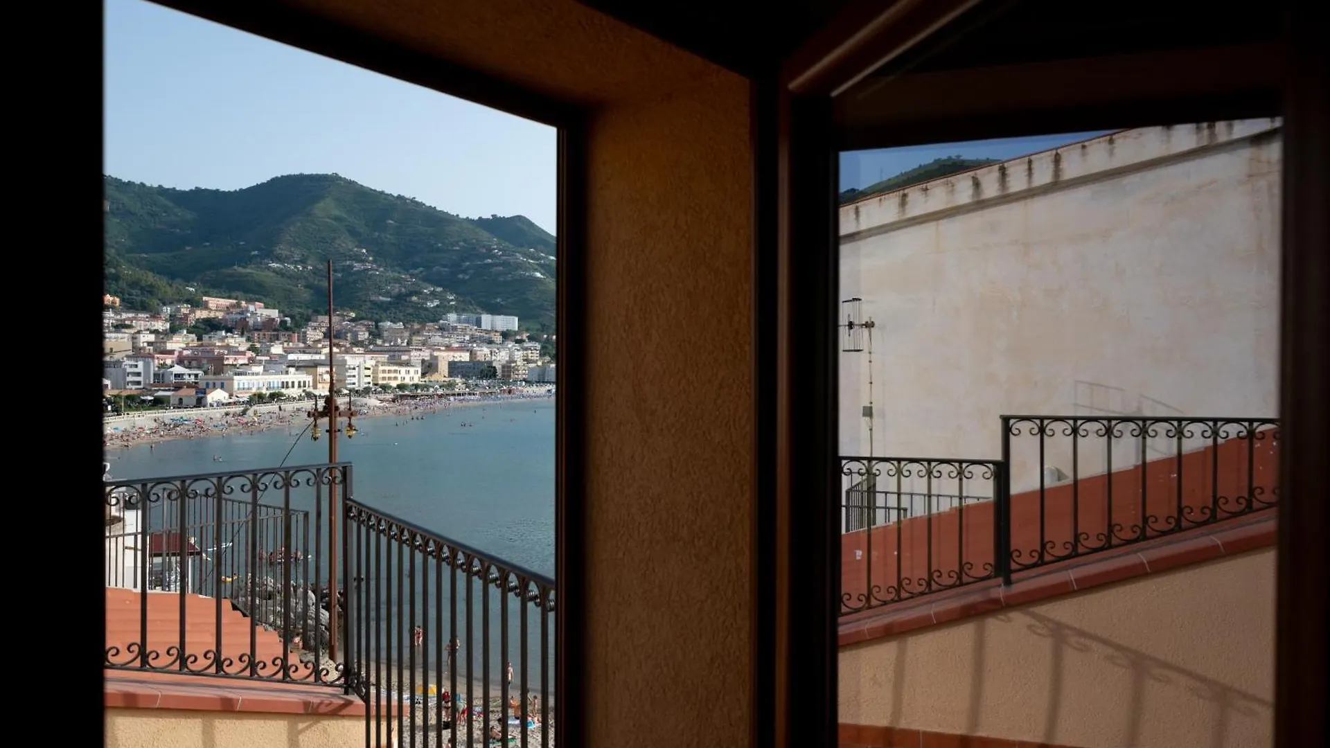Apartment Casa Vacanze Tramonto Alla Marina Cefalu Italy